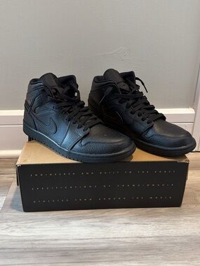 Jordan One’s black High-Top Athletic Sneakers